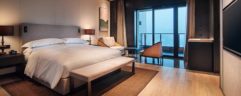 樟脑丸放床底下可以吗 樟脑丸要不要撕开使用