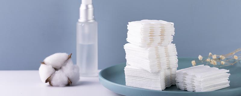 没有卸妆棉用什么代替 卸妆水可以直接用手弄吗