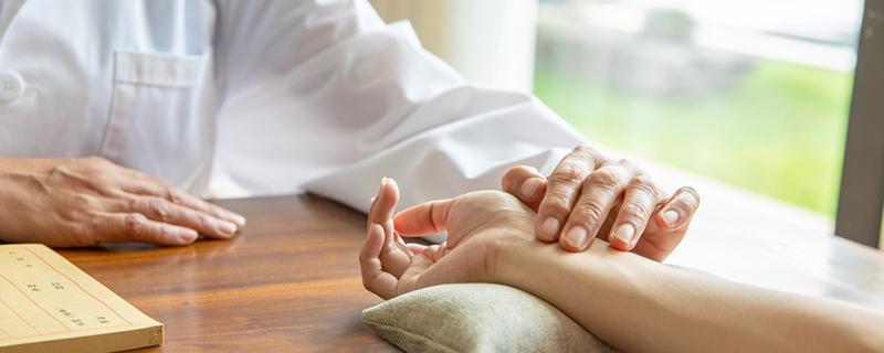 冬天怕冷怎么调理 冬天怕冷是阴虚还是阳虚