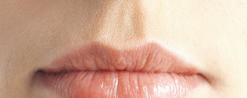 嘴唇发干紧绷怎么回事 如何让嘴唇变得自然红
