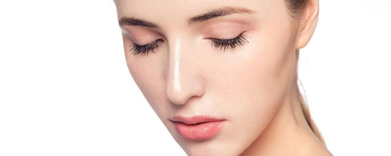 嘴唇发干是什么原因 嘴唇发干怎么办