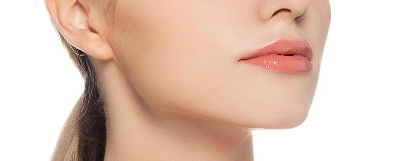 嘴唇上长疱疹怎么快速消除 嘴唇上长疱疹是什么原因引起的