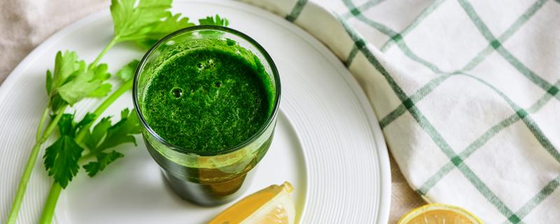 生榨芹菜汁能否天天喝 芹菜汁喝多久能降压