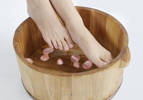 指甲长到肉里怎么剪 指甲长到肉里怎么软化