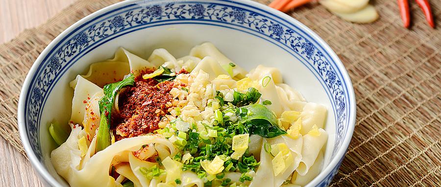 油泼面吃了会发胖吗 一碗油泼面多少热量