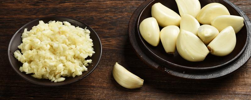 喝大蒜水有什么好处和坏处 什么时间喝大蒜水对身体好