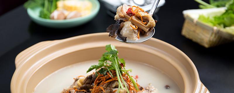 冬季炖鸡汤放什么材料 怎么炖鸡汤好喝又营养