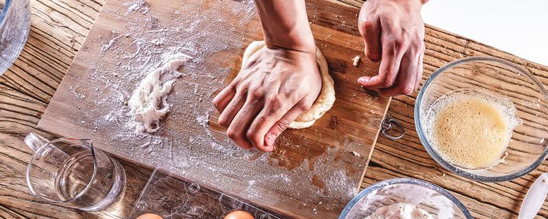晚上发面第二天蒸行吗 晚上发面第二天酸了可以吃吗