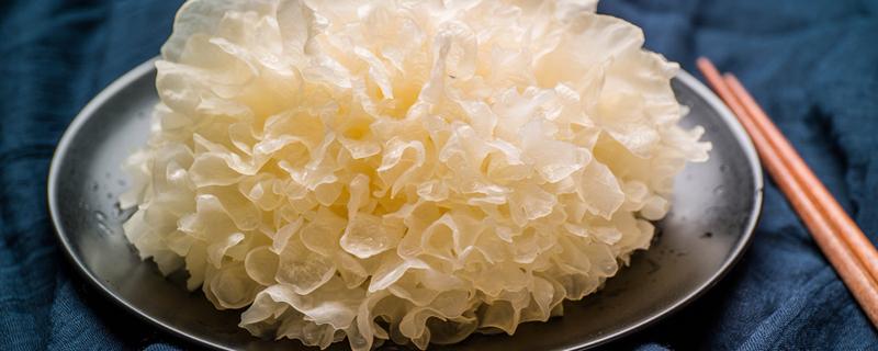 银耳莲子红枣汤能不能和蛋炒饭同吃 银耳莲子红枣汤不能和什么一起吃