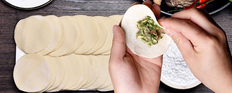 买的饺子皮放了几天还能用吗 饺子皮有黑点正常吗