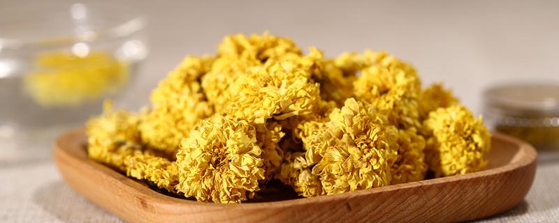 长期喝菊花茶有什么好处 菊花茶一天喝多少合适