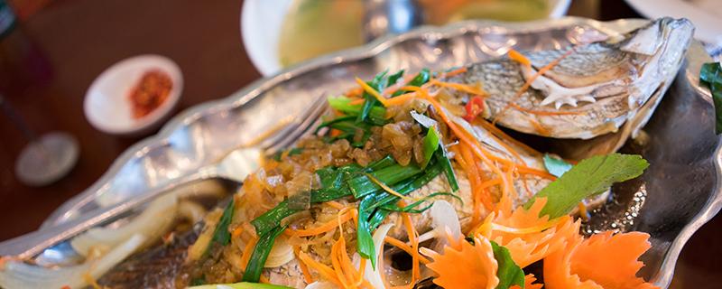 龙利鱼吃的时候要剥皮吗 龙利鱼怎么去皮去骨