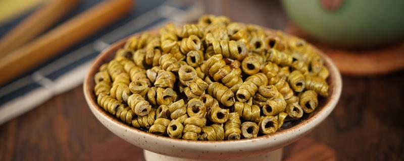 西洋参石斛枸杞泡水的作用 石斛泡水喝一次可以放几颗