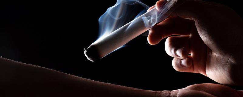 艾灸出汗好还是不出汗好说明什么 艾灸出汗多好还是出汗少好