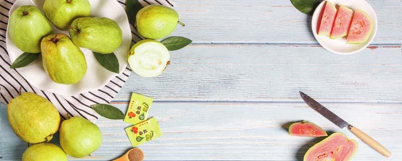 芭乐放到什么程度可以吃 没熟的芭乐吃了会怎样