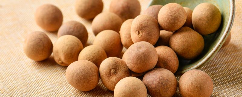 桂圆干泡水一次放几个 桂圆干泡水能泡几次