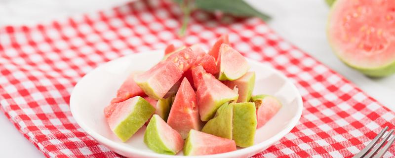 芭乐吃了会不会长胖 芭乐中间的籽可以吃吗