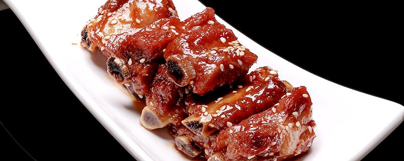 糖醋排骨裹面粉还是淀粉 糖醋排骨裹淀粉是干的还是湿的