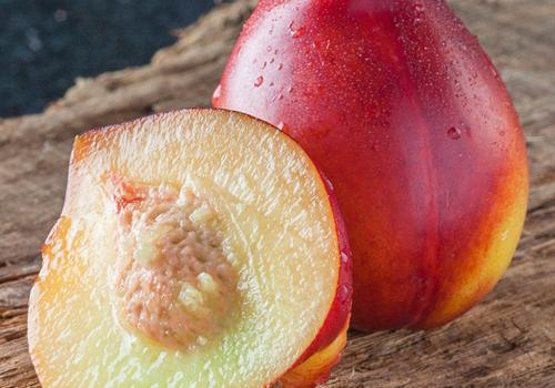 孕妇吃油桃对胎儿有影响吗 怀孕初期可以吃油桃吗