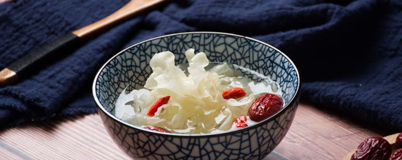 男性喝银耳汤的好处 男性能天天喝银耳汤吗