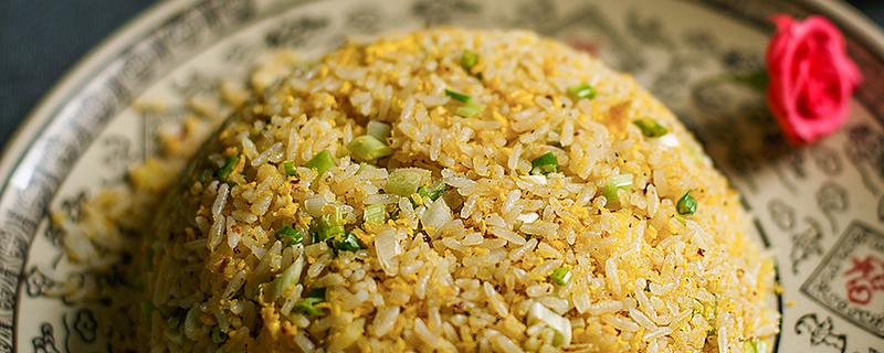 鸡蛋炒饭粘锅和什么有关系 蛋炒饭粘锅后怎么处理