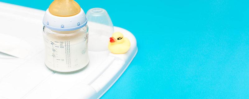 奶粉泡出来分层是变质了吗 奶粉冲出来分层还能喝吗