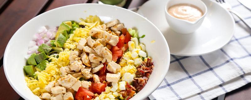 减肥一天吃多少g鸡胸肉 减脂期间鸡胸肉怎么吃