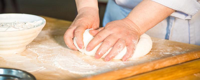 泡打粉和酵母可以一起用吗 泡打粉对人体有害吗