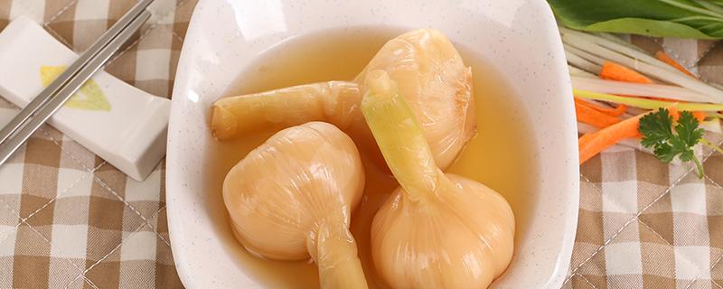 糖醋蒜含有亚硝酸盐吗 糖醋蒜泡了几年还可以吃吗