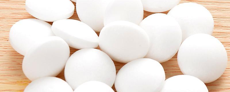 樟脑丸味道大吗 樟脑丸可以放在床底下吗