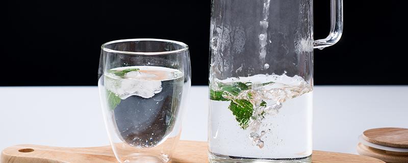 热水不能放在冰箱里吗 热水放冰箱会爆炸吗