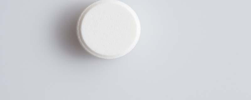 樟脑丸对蜈蚣有用吗 蜈蚣会在睡觉爬到人身上吗