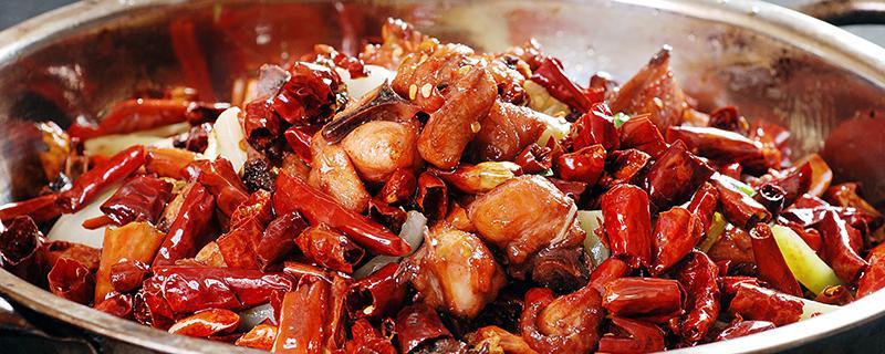 宫保鸡丁炒多久 宫保鸡丁为什么颜色炒不出来