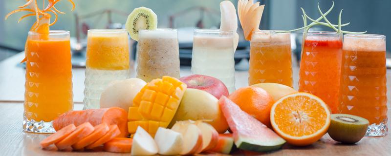 打果汁加水是加开水还是冷水 打果汁怎么去泡沫