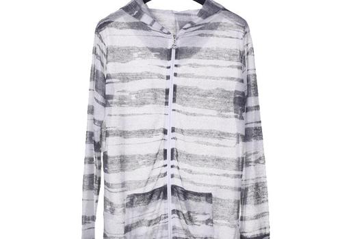 防晒衣锦纶和聚酯纤维哪个好 两者的区别有哪些