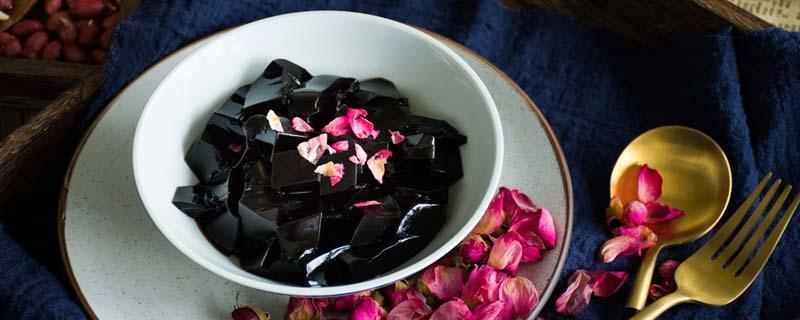 龟苓膏和烧仙草的区别 龟苓膏和烧仙草哪个好