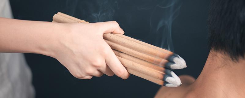 夏天艾灸很热怎么办 夏天艾灸时可以开窗通风吗