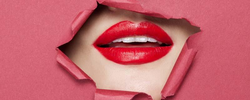 吹空调嘴唇干是怎么回事 吹空调嘴唇干怎么办