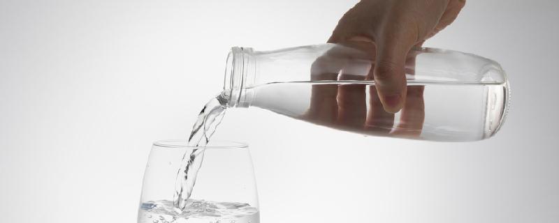 矿泉水开了20天能喝吗 矿泉水保质期多长时间