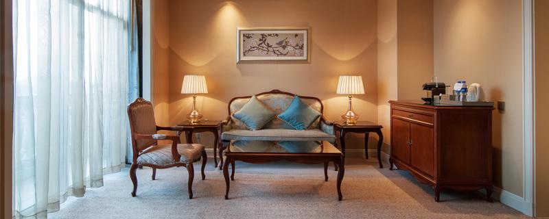 房间太热放一盆水有用吗 房间太热没有空调怎么降温