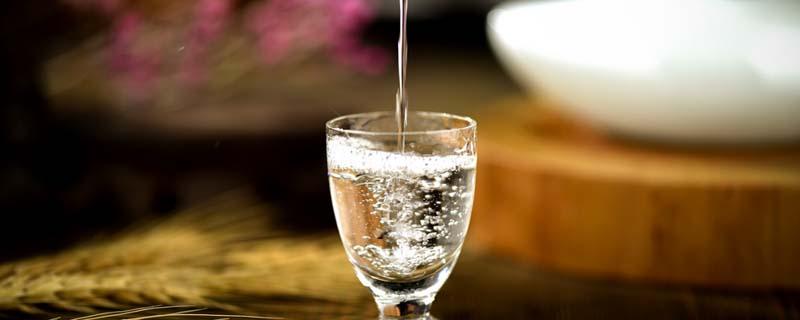 白酒和啤酒能一起喝吗 白酒啤酒一起喝的后果