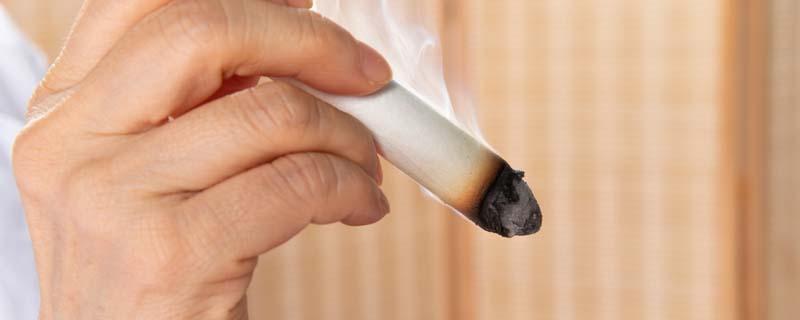 艾灸后多久可以通风 艾灸后可以吹风扇吗