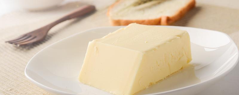 黄油外层变黄还能吃吗 黄油闻上去酸酸的是坏了吗
