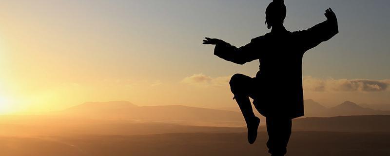 八段锦第一式动作做几遍 练八段锦治焦虑失眠吗