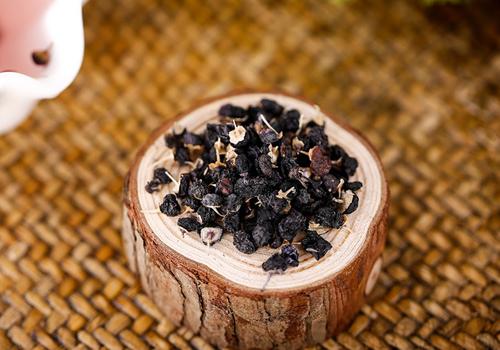 黑枸杞怎么喝治月经 黑枸杞能治月经不调吗