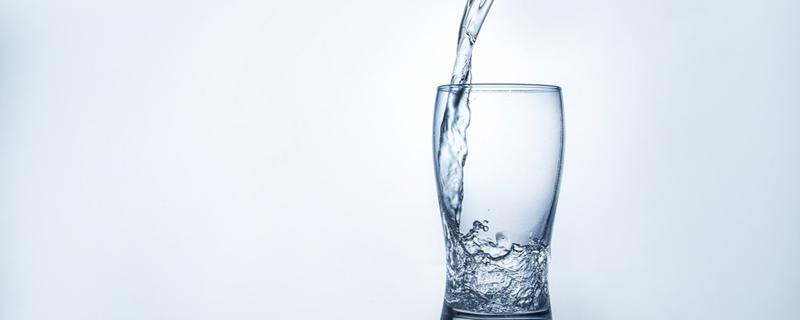 苏打水是不是碳酸饮料 苏打水可以降尿酸吗