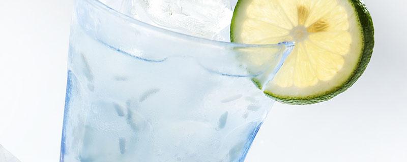 苏打水和矿泉水哪个好 苏打水和矿泉水的区别