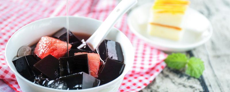 龟苓膏补肾吗 吃龟苓膏会拉黑便吗