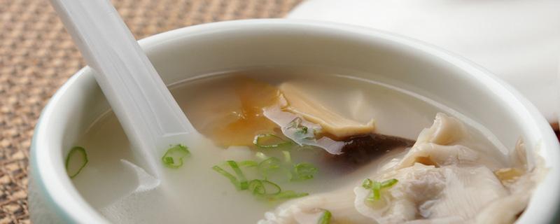 隔夜汤喝了对身体有什么坏处 喝隔夜汤会不会引起发烧