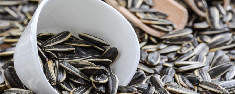 瓜子潮了怎么变松脆 瓜子潮了还能吃吗